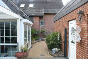 Preisreduzierung - Wundervolles Doppelhaus - Gartentraum - Doppelgarage – Königsberger Straße 10a, 30916 Hannover (Kreis) – Vorschaubild 1
