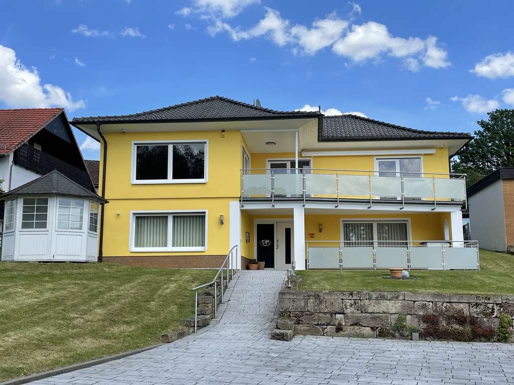 Immobilie in Adelebsen - Einzigartiger Winkelbungalow mit großen Grundstück - Bild 0