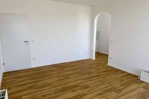 Ideal für Singles - helle 1,5 Zimmer-Wohnung mit Weitblick in Hannover -Vahrenwald. – Karl-Imhoff-Weg 26, 30165 Vahrenwald, Hannover – Vorschaubild 2