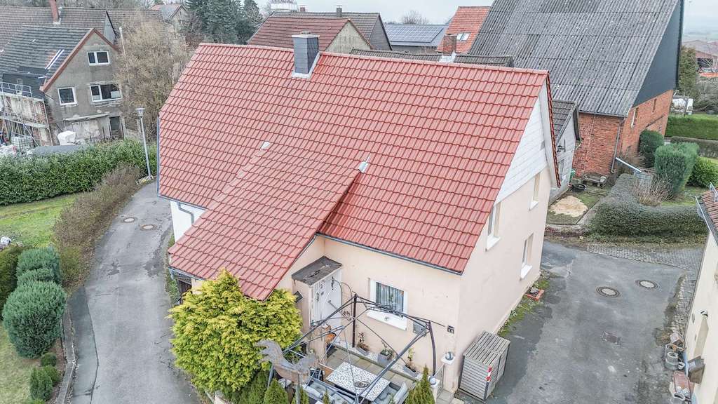 Immobilie in Bad Pyrmont - Gepflegtes Einfamilienhaus in Bad Pyrmont/ Eichenborn – energieeffizient mit PV & neuem Dach! - Bild 4