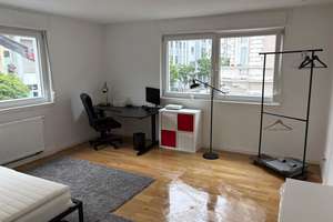 WG, möbliertes 23m²-Zimmer  (als 2er-WG geführt + Wohnzimmer), 10 Minuten zum KIT