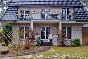 Großzügiges Eigenheim mit gemütlichem Garten im Zweifamilienhaus