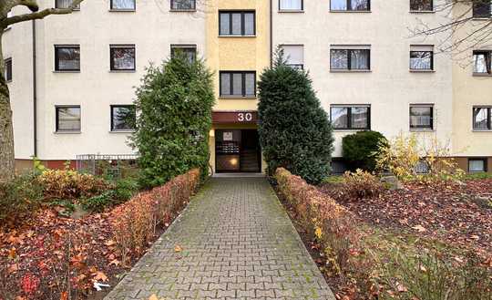 Gut geschnittene 2-ZKB Wohnung mit Balkon