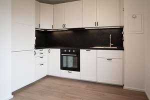 Wunderschöne zwei Zimmer Wohnung mit Balkon und TG Stellplatz – Lily-Braun-Weg 7, 80637 Oberwiesenfeld, München – Vorschaubild 9