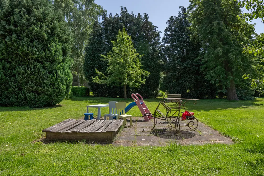 Spielplatz auf dem Grundstück