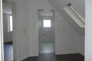 Modernisierte Dachgeschosswohnung mit schöner Aussicht – Nachtigallenweg 43, 42349 Cronenberg, Wuppertal – Vorschaubild 4