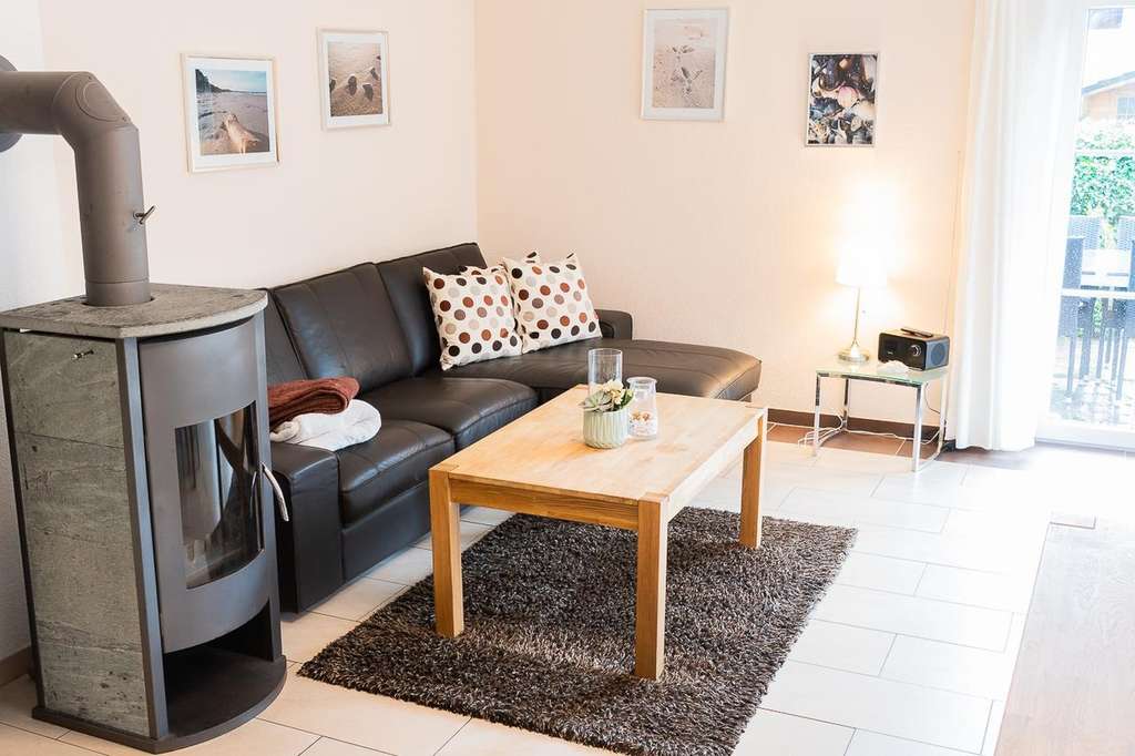 Immobilie in Zempin - Renditestarkes Ferienhaus auf Usedom mit Einliegerwohnung - 49.800 € Einnahmen - provisionsfrei - Bild 2