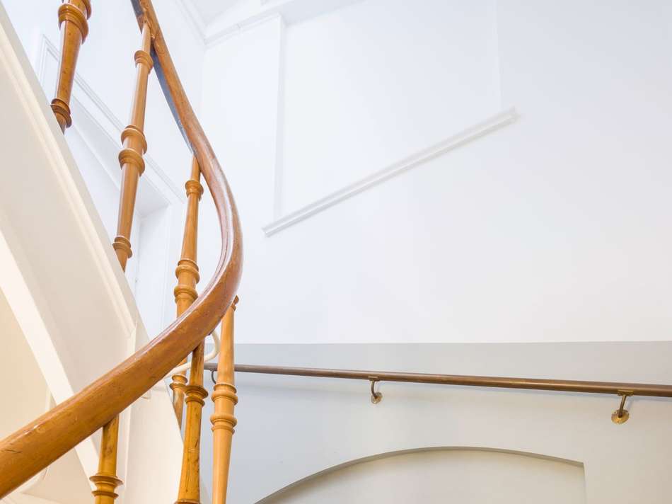 Hölzerne Wendeltreppe.jpg