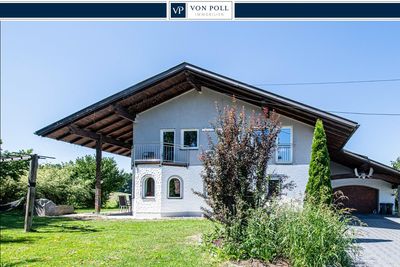 Wohnhaus mit vielseitigen Nebengebäuden
