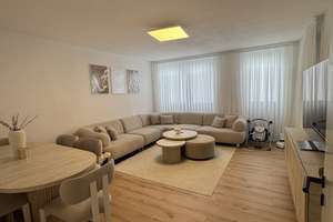 Moderne 3-Zimmer-Eigentumswohnung mit neuer Küche, Tiefgaragenstellplatz und Balkon in Solingen OGS