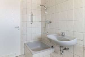 Lichtdurchflutete 4-Zimmer Wohnung mit 2 Balkonen, Garage & Stellplatz. Sehr gute Infrastruktur. – Die vollständige Adresse der Immobilie erhältst du vom Anbieter., 51149 Westhoven, Köln – Vorschaubild 14