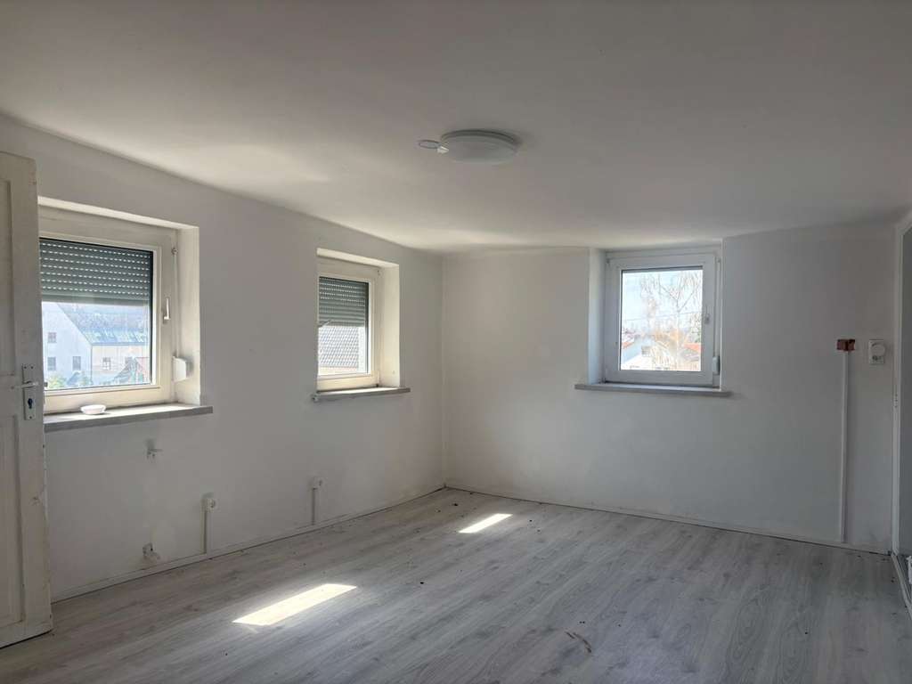 Immobilie in Affing - ***Seltene Gelegenheit für Handwerker: Sanierungsbedürftiges Einfamilienhaus mit Potenzial*** - Bild 3