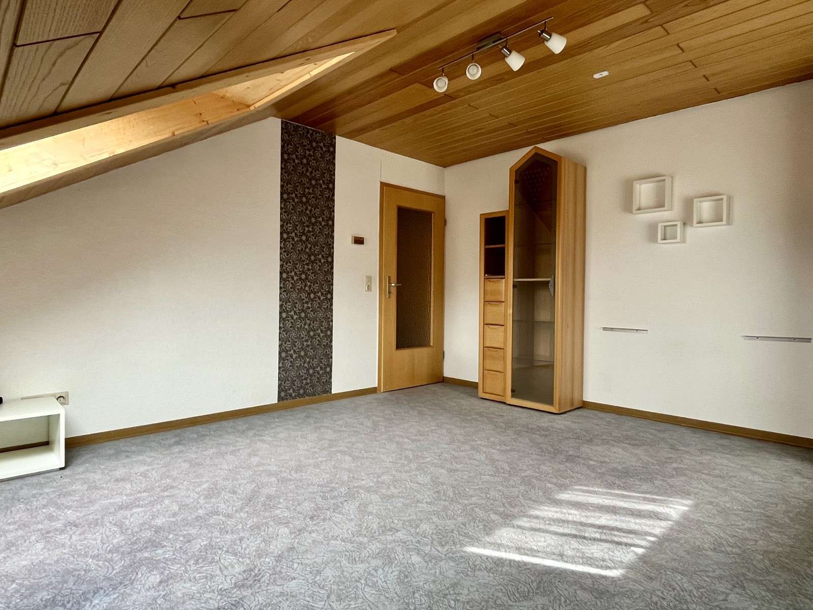 Immobilie in Künzelsau - Attraktive Doppelhaushälfte in ruhiger Lage - Bild 2