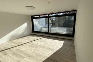Ruhige 2 Zimmer Whg mit 2 Balkonen + Hobbyraum + Garage - Nähe Englischer Garten