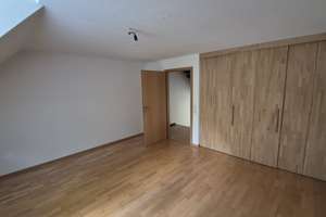 Splitlevel Reihenhaus in TOP-Lage zum Ortskern Solingen-Gräfrath,  Provisionsfrei! – Die vollständige Adresse der Immobilie erhältst du vom Anbieter., 42653 Gräfrath, Solingen – Vorschaubild 6
