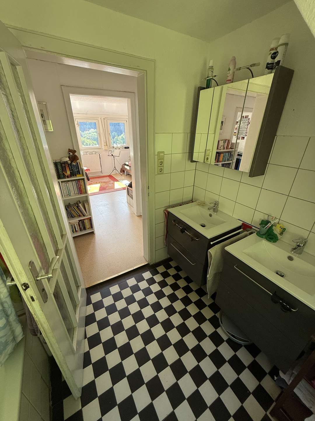 Immobilie in Calw - Wohnen im Grünen – charmantes Zuhause mit Blick ins Tal und Waldnähe - Bild 4