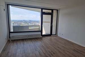 Frisch Renoviert und Bezugsfertig! 2-Zimmer-Wohnung mit Ausblick!