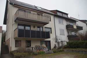 Helle 2-Zimmer DG-Wohnung in Aussichtslage - mit EBK und Balkon – Harzstraße 32, 70469 Stuttgart – Vorschaubild 1