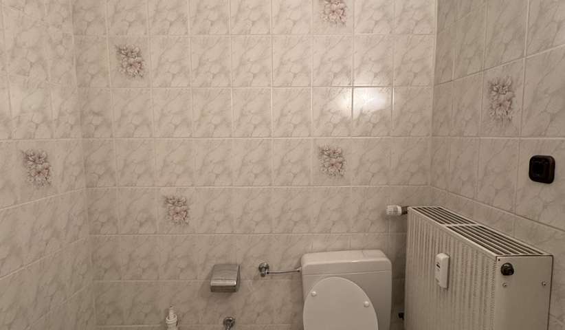Schöne 2 Zimmer Wohnung mit Balkon - Foto 2