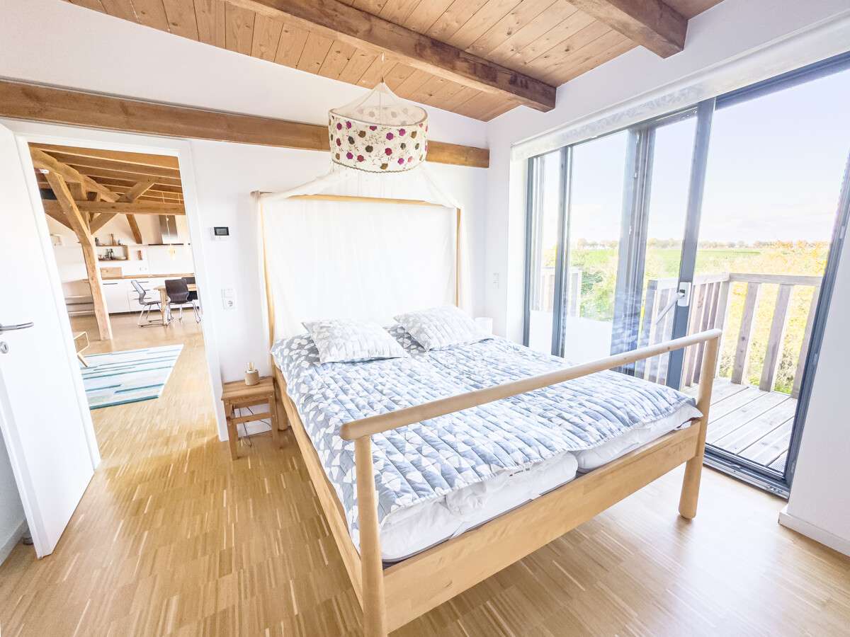 Immobilie in Groß Mohrdorf - Stilvoll & hochwertig saniertes Landhaus mit Wasserblick nähe Stralsund // 2WE // 317m² // PV-Anlage - Bild 6