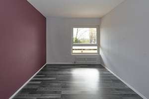 Komfortables Wohnen! 4,5-Raum-Wohnung mit rd. 94 m² im 1.OG mit Aufzug, Loggia und Stellplatz – Die vollständige Adresse der Immobilie erhältst du vom Anbieter., 45219 Kettwig, Essen – Vorschaubild 8