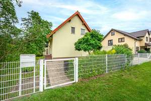 Ökonomisches EFH in Biesdorf: 5Zi, Wfl. 90qm, ca. 1.060 qm Grst., Keller, Süd-Terrasse, Garage – 12683 Biesdorf, Berlin – Vorschaubild 2