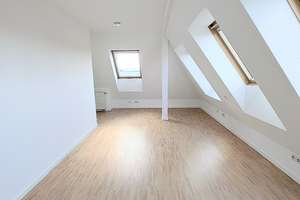 *Für Sportliche! Soeben renovierte, superschöne DG-Maisonette mit Dachloggia* – Die vollständige Adresse der Immobilie erhältst du vom Anbieter., 70372 Seelberg, Stuttgart – Vorschaubild 9