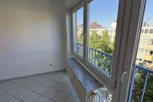 Geräumige 1-Zimmer-Wohnung mit Einbauküche und neusaniertem Bad in München – Die vollständige Adresse der Immobilie erhältst du vom Anbieter., 80807 Milbertshofen, München – Vorschaubild 4
