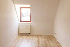 MEGA=》 JAHNSTR. 17 / CITY+UNI NAHE 4 ZI OASE, BALKON, EINBAUKÜCHE, TAGESLICHTBAD+WANNE – Die vollständige Adresse der Immobilie erhältst du vom Anbieter., 9126 Zentrum, Chemnitz – Vorschaubild 12