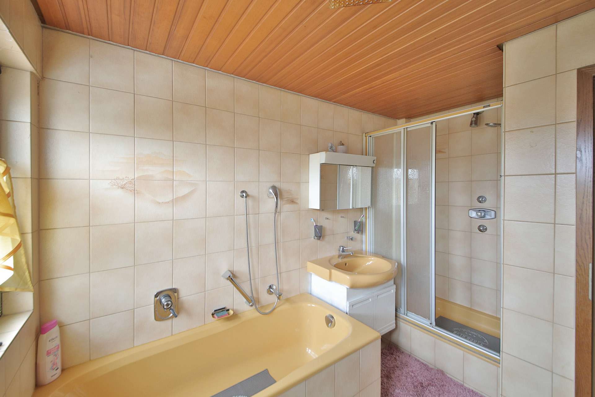 Immobilie in Keltern - Ihr Zuhause mit Perspektive: Charmante Doppelhaushälfte mit Garten in Keltern-Weiler - Bild 1