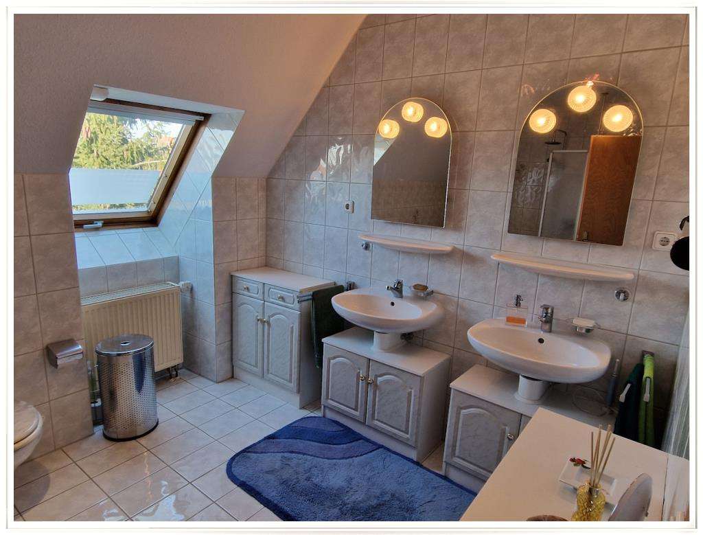 Immobilie in Hilgertshausen-Tandern - Geräumiges Einfamilienhaus auf 786 m² großem Grundstück in schönster Randlage von Tandern - Bild 1