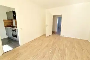Nur wenige Stufen ins neue Wohnglück - sanierte 3 Zimmer Wohnung mit Balkon und EBK – Birkholzer Weg 8, 39128 Magdeburg – Vorschaubild 4