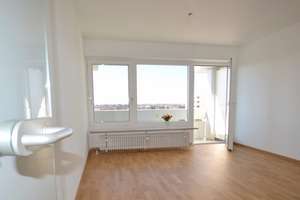 Eine schöne 1-Zi.-Wohnung mit toller Aussicht in der Nähe der U-Bahn von Privat – Neubeuernerstraße 10, 80686 Friedenheim, München – Vorschaubild 1