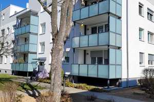 Schöne 4-Zimmer-Wohnung mit Balkon und Stellplatz in Wiesbaden Schierstein – Neckarstrasse 5, 65201 Wiesbaden – Vorschaubild 2