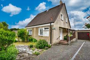 Einfamilienhaus mit Terrasse, Garage und großem Potenzial in Eberswalde-Nordend – Clara-Zetkin-Weg 21, 16225 Eberswalde – Vorschaubild 1