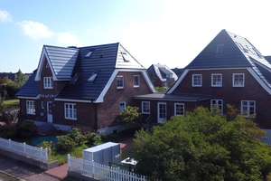 Exklusives Investment auf Amrum – Haupthaus mit 7 Ferienwohnungen in absoluter Bestlage – Die vollständige Adresse der Immobilie erhältst du vom Anbieter., 25946 Norddorf auf Amrum – Vorschaubild 2