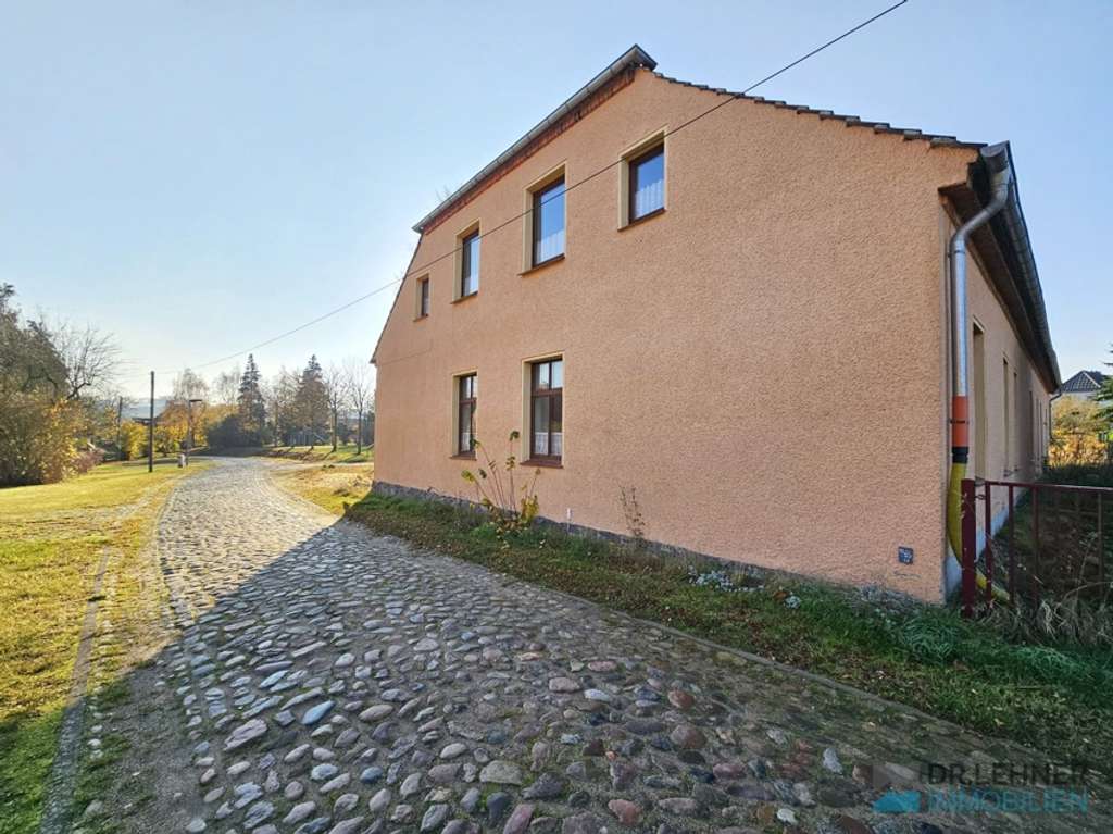 Immobilie in Blumenholz - Dr. Lehner Immobilien NB -
Charmantes Landhaus mit Potential in Seenähe - Bild 4
