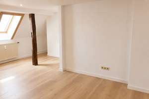 Charmante Maisonette-Altbauwohnung mit Dachterrasse in Göttingen-Nikolausberg – Die vollständige Adresse der Immobilie erhältst du vom Anbieter., 37077 Nikolausberg, Göttingen – Vorschaubild 2
