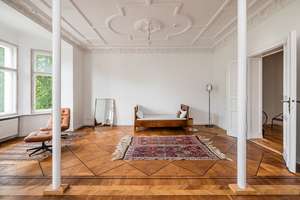 Altbaujuwel in ruhiger Kreuzberglage – renovierte 4-Zimmer-Wohnung, sofort bezugsfrei!