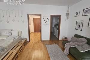 Bonn-Zentrum, 1 Zimmer; Küche, Diele, Bad 40qm in Fußgängerzone – Gangolfstr. 9-11, 53111 Bonn-Zentrum, Bonn – Vorschaubild 2