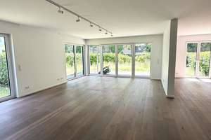 Großzügige Erdgeschosswohnung mit Terrasse, Garten & modernem Wohnkomfort