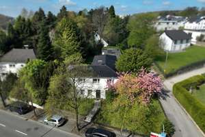 Einfamilienhaus mit Einliegerwohnung und nicht einsehbarem Garten in TOP-Wohnlage