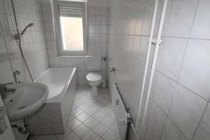 Verführerisch bequem: zentral gelegene 2,5-Zimmer im EG – Kronenstr. 1, 76133 Innenstadt-Ost, Karlsruhe – Vorschaubild 3