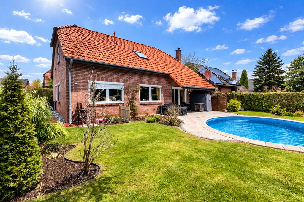 Immobilie in Plate - Einfamilienhaus mit Pool in ruhiger Wohnlage - Bild 3