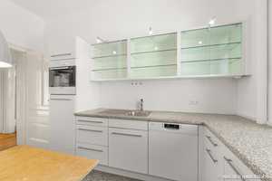 Sonnige Altbauwohnung im Westend mit EBK, Balkon und Garagenplatz mit Wallbox | WAGNER IMMOBILIEN – Scharnhorststraße 34, 65195 Wiesbaden – Vorschaubild 5
