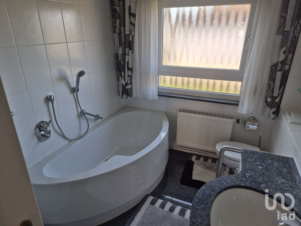 Immobilie in Schefflenz - Charmantes Haus in Feldrandlage mit Pool & einzigartigem Ambiente - Bild 1