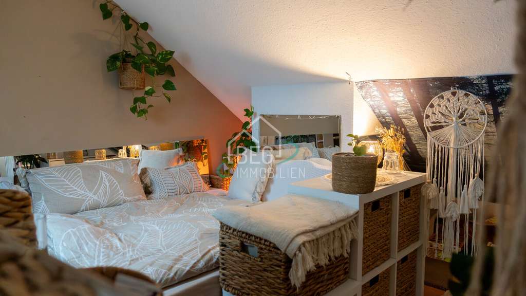 Immobilie in Köngen - Attraktive 1,5-Zimmer-Maisonette mit Loggia & TG-Stellplatz - Bild 2