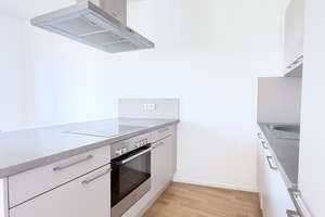 Lichtdurchflutete 3-Zi.-Wohnung mit Balkon, Einbauküche mit Kochinsel und zwei Bädern! – An den Grachten 7, 55120 Neustadt, Mainz – Vorschaubild 5