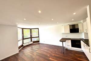 Elegantes Apartment - umfassend modernisiert mit gehobener Ausstattung – Frankenstraße 1a, 85049 Friedrichshofen-Hollerstauden, Ingolstadt – Vorschaubild 1