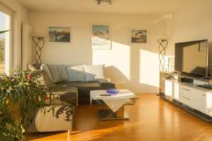 Haus im Haus: Attraktive 3-Zimmer Terrassenwohnung mit Garage, Stellplatz und großer Terrasse – 70195 Botnang-Ost, Stuttgart – Vorschaubild 2